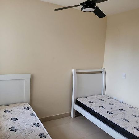 Apartamento Na Praia Do Morro- Guarapari, De Frente, Varanda Ampla, Duas Quadras Da Orla Da Praia Esterno foto