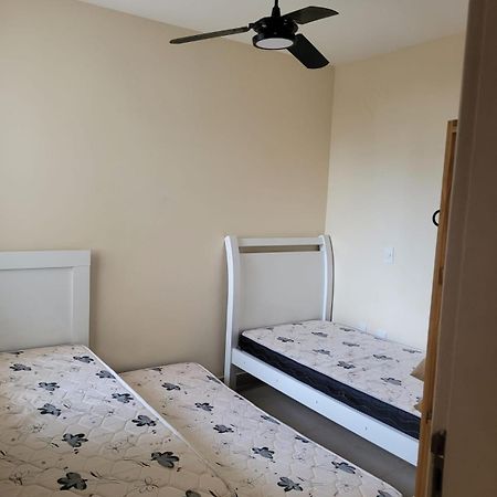 Apartamento Na Praia Do Morro- Guarapari, De Frente, Varanda Ampla, Duas Quadras Da Orla Da Praia Esterno foto